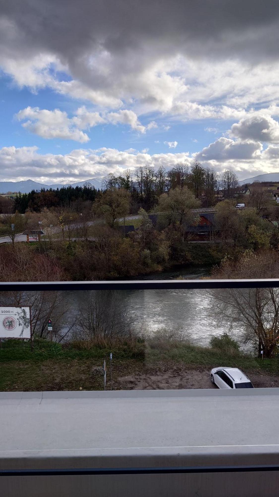 Apartman Nad Riekou Bešeňová Zewnętrze zdjęcie