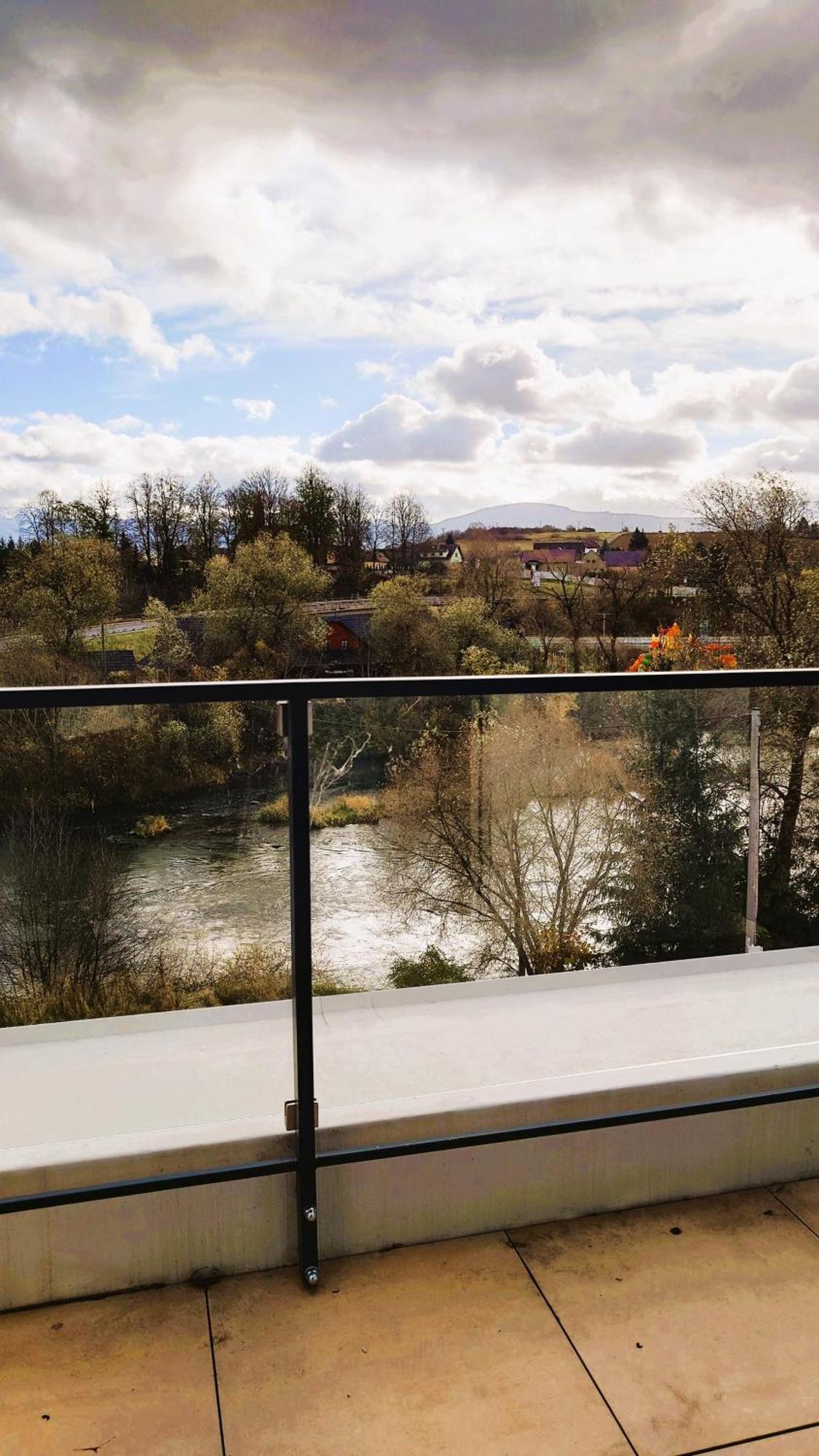 Apartman Nad Riekou Bešeňová Zewnętrze zdjęcie